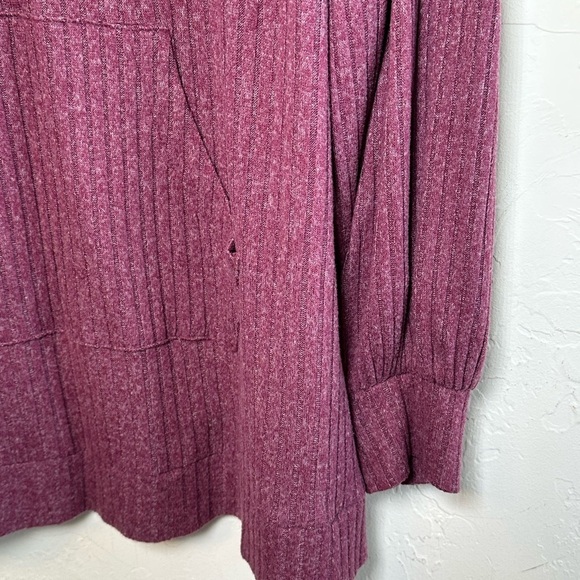 Lane Bryant Cozy Wine Colored Active Knit Lightweight Slouchy Hoodie
Sz 14/16 - Picture 5 of 10